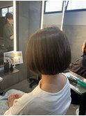 30代　ボブスタイル　艶カラー