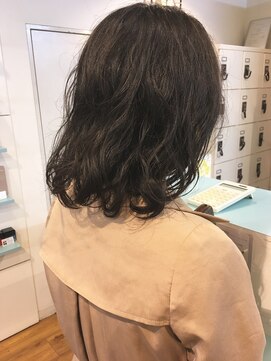 ヘアーアンドシューズ タイプエービー(HAIR&SHOES Type AB) ゲストスタイル セミレングスのパーマスタイル
