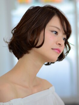 【大人女性専門美容室】白髪の発生を抑える《白髪抑制カラー》に注目◇ダメージを抑えて理想のスタイルに♪