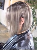 ボブ×ベージュシャドウルーツ