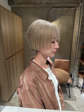 リブロ(liblo) 【ショートボブ×ホワイトベージュ】