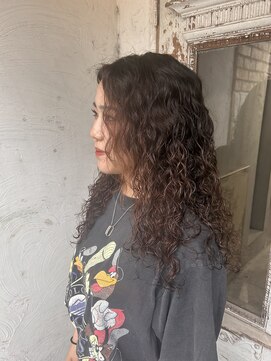 ロイジー(roijir) 【表参道　roijir】ハードスパイラルパーマ