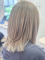 ヴィサージュエーデル(VISAGE edel) 【レイヤーカット×透明感ベージュカラーで軽やかスタイル】