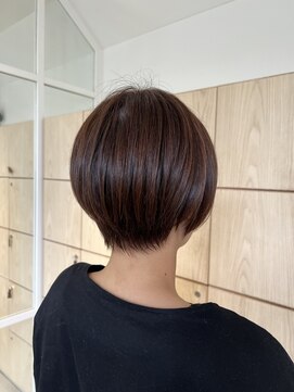 アドラーブル 万代店 (adorable) 大人可愛い丸みショートボブアッシュベージュ