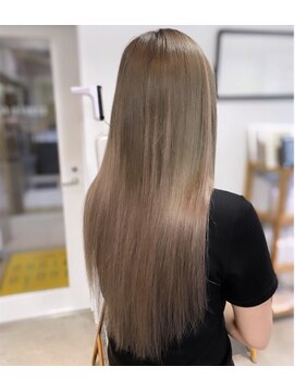 フツーロ 栄(FUTURO) プルエクステ