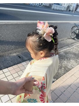 ファボ(favo.) ぽこぽこ編み下ろしで大人っぽく七五三お着付け×ヘアセット♪