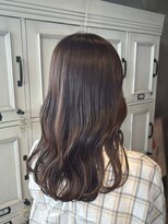 エスケープ トゥ ボナ(ESCAPE to bona.)&nbsp;ラフなのに決まる◎こなれ感たっぷりのウェーブスタイル/艶感