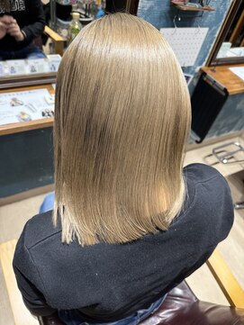 アロハナ(ALOHANA) 髪質改善ブリーチカラーミルクティーカラー