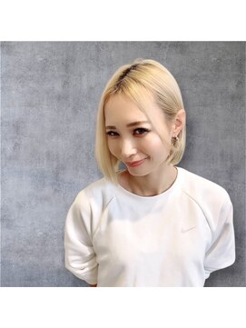 ガーデン ウシワカマル(Garden@ushiwakamaru) 切りっぱなしボブ/ボブ/ショートボブ/白髪ぼかしハイライト