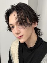 セプト 博多(SEPT.)&nbsp;ミディアムウルフ センターパート 外ハネ 黒髪 カジュアル