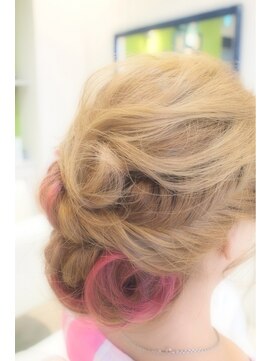 チェルマ(Cieluma) ルーズシニヨンアレンジ