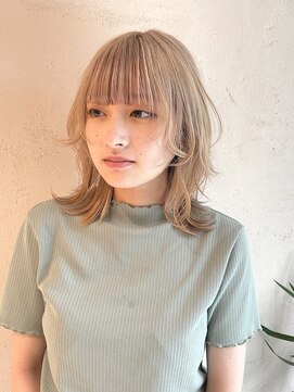 ルル 表参道(lulu.) 外ハネミディアム レイヤーボブ ハイトーンカラー ボブ【Riku】