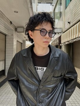 ヒュージ 三軒茶屋(huge) スパイキーショート/眉毛カット/ツイストスパイラル