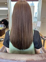 ルッツ(Lutz. hair design)&nbsp;白髪も染まる明るめツヤツヤヘアカラー　[犬山良慈]