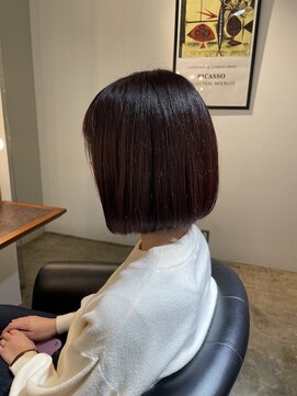 ビハインドザカーテン(BEHIND THE CURTAIN) 大人ミディ×ワインレッド【小顔/ワンレン/ボブルフ】