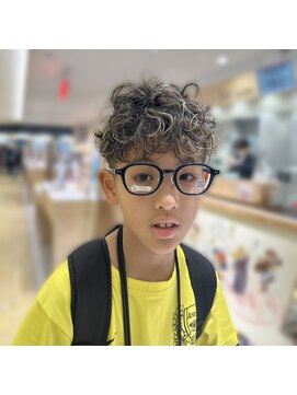 コクウ(cocu) スペインカール×メッシュ=【エリオットヘア】