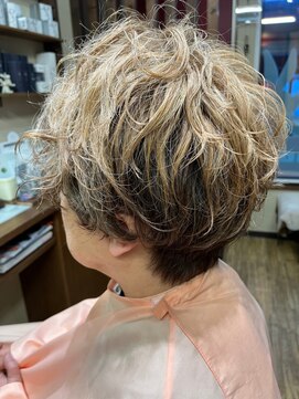 ドライバーズ ボブ(DRiVER’S BOB) ショート×白髪も目立ちにくい◎ハイトーン