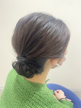 グラット(grAt) 【ももこ】タイトにスッキリ下めシニョンスタイル