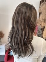 ホットリップ(HOT LIP)&nbsp;アッシュグレー・ハイライトカラー♪