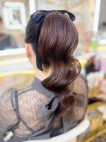 結婚式 パーティー お呼ばれ 高め波巻きポニー×ベロアリボン