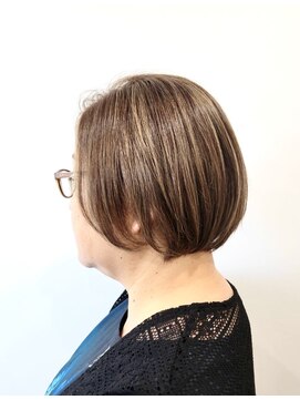 イデアル(Ideal) 40代50代60代ショートボブハイライト立体感ベージュカラー