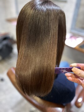 エスト(est) ４０代女性の髪のお悩み解決！白髪を活かす髪質改善カラー