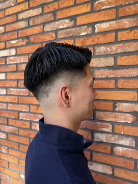 ドゥーエン 京橋店(DoEN) サイドパート×スキンフェード