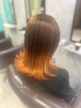 グラッジ 池袋(GLADGE) ツヤブラウン×ビビッドオレンジ