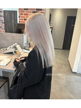 リノショアーズ 日本大通り店(RINOSHORES) white