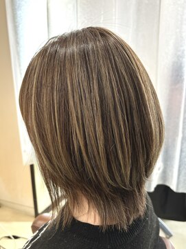 アズール 草加(azule) ウルフ　レイヤーカット　大人女性おすすめ