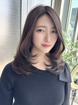 ディーバ 横浜(D.I.E.V.A) 20代30代40代大人レイヤーセミロングアッシュベージュ