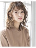 軽やかさ満点のレイヤードミディ
