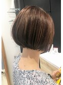 お手入れ簡単 前下がりショートボブ