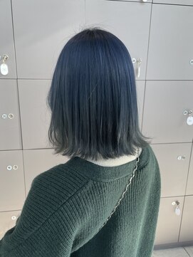 イマイ ケイアウラ(imaii k-aura) 切りっぱなしロブ/アッシュブルー/外ハネ