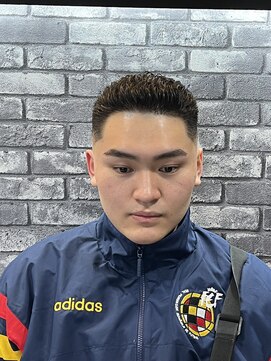 プラウド(PROUD) スキンフェードオールバック/田町/床屋/メンズカット/ビジネス、