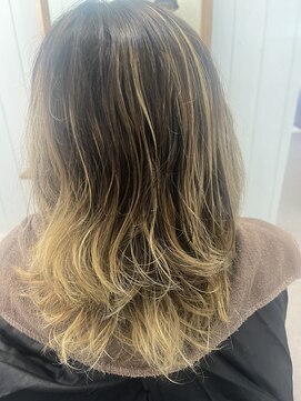 グロウトヨサキワン(GLOW TOYOSAKI ONE) ウルフカット