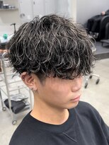 フィフスパーク(fifth PARK)&nbsp;渋谷緩め波巻きスパイラルパーマメンズホワイトメッシュカラー