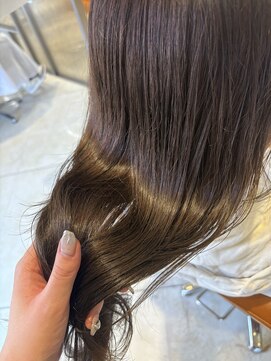 ラドンナアデッソ(LA.DONNA ADDESSO) アッシュグレージュ