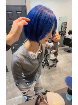 ルーツ(Roots) ショートボブ/ブルー/ダブルカラー/神戸三宮