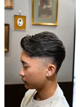 七三分けツーブロックフェード