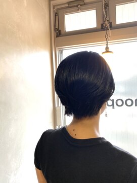 フープ 川越(hoop) 縮毛矯正でつくるタイトショートボブ/白髪ぼかし/白髪染め