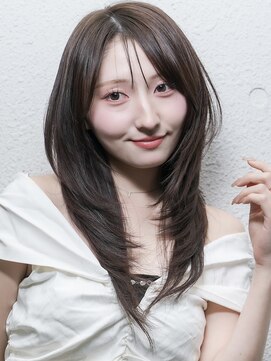 イリ 梅田(ili) レイヤーカット/ブリーチなし/ココアブラウン/髪質改善