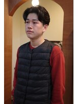 エディ(Edy)&nbsp;センターパートニュアンスパーマ眉毛カット韓国ヘアカルマヘア