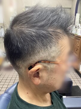 理容 マキノ 【毛流れもナチュラルにスッキリ】メンズカット
