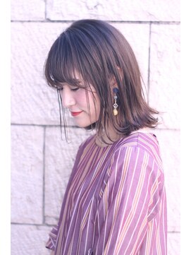 トハコ(&haco) 柔らかグレージュの外ハネストレート☆