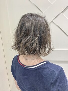 ハウス(HAUS.) グラデーション × アッシュ