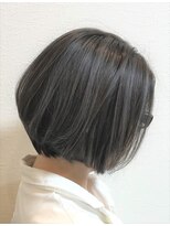 ヴェイスサロン(Vase Salon)&nbsp;刈り上げセンターパートクラゲヘアーオリーブグレー31