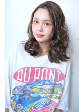 ロイジー(roijir) roijirイルミナインナーカラーxスパイラルxセンシュアルショート