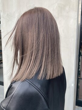 ニキータ(Nikiita) グレージュ B1418