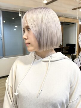 ブリッツ レボ(BLITZ-REVO) ボブ×ホワイトカラー　ひろ